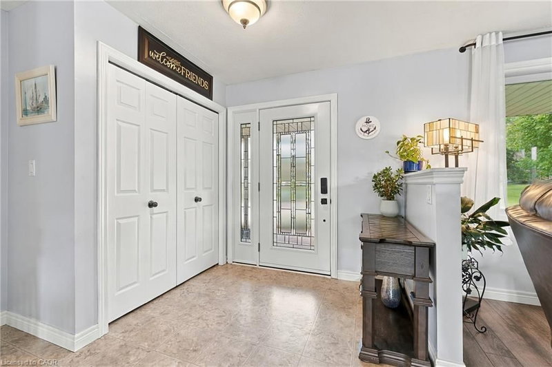 915 St George Street photo 3