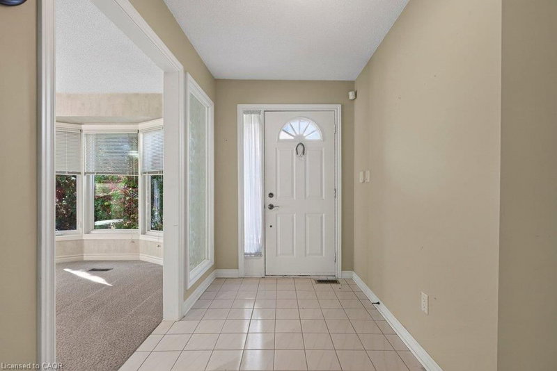 141 Welland Vale Road photo 5
