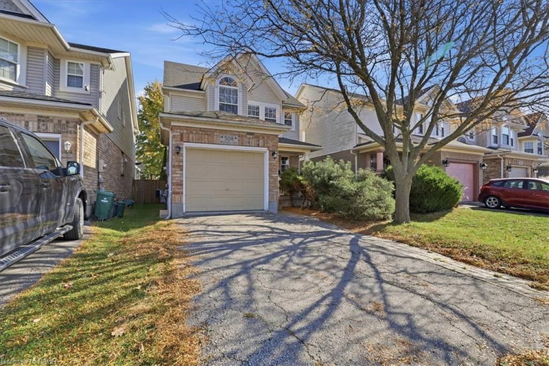508 Brookmill Crescent photo 2