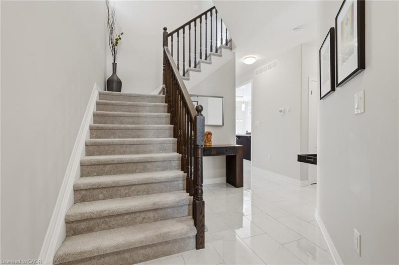 71 Laurent Avenue photo 4