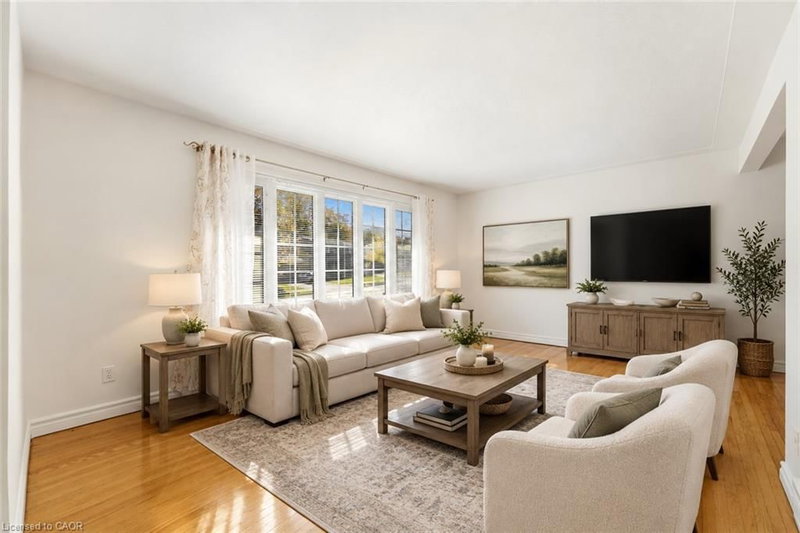 1380 Queen's Boulevard photo 2