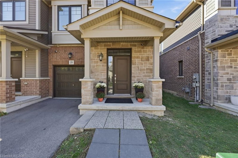 19 Hibiscus Lane photo 2