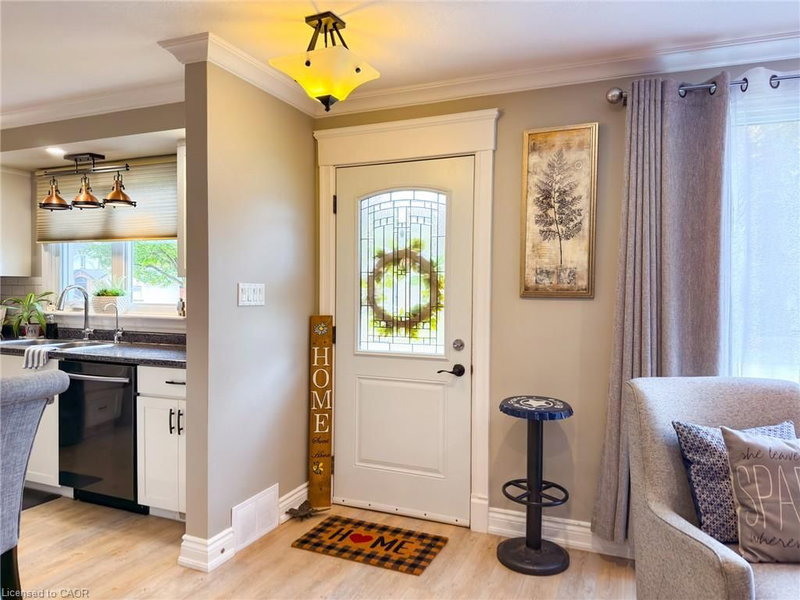 8 Rutherford Street photo 5