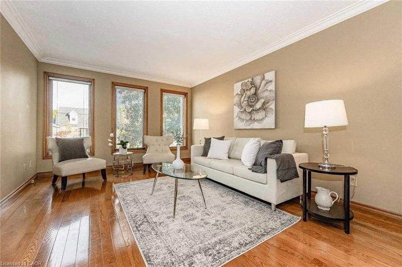 28 Walnut Drive photo 4