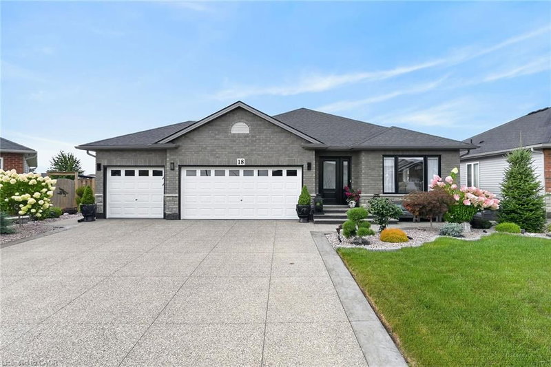 18 Linda Crescent photo 1