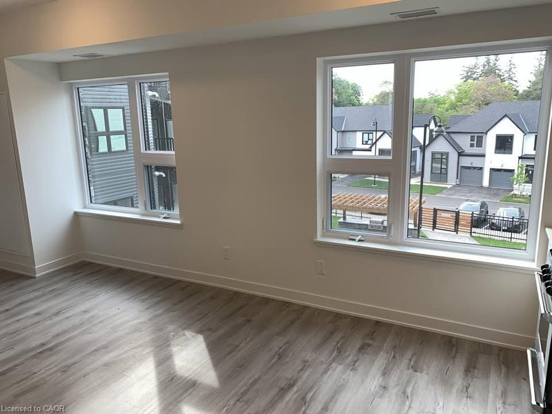 110 Fergus Avenue photo 3