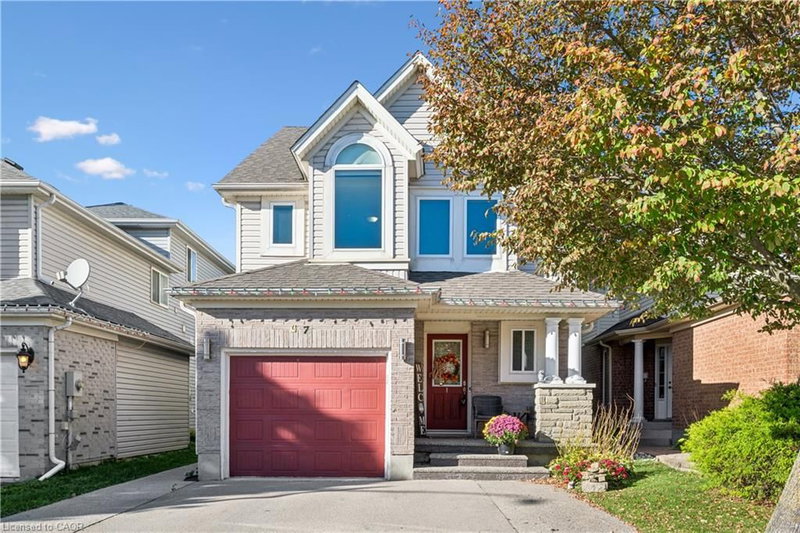7 Kroeger Crescent photo 1