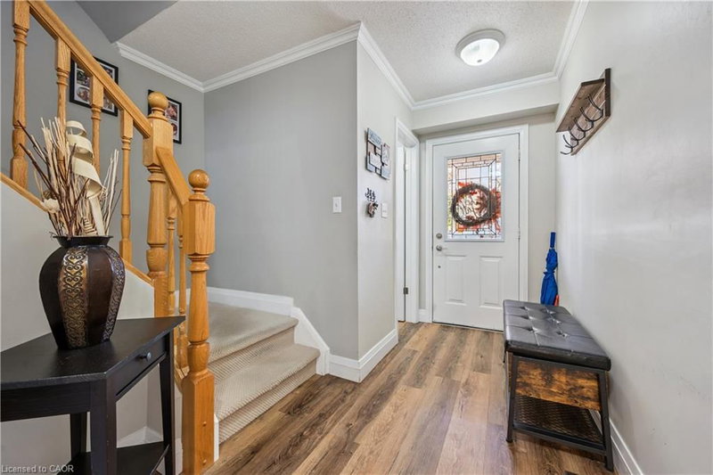 7 Kroeger Crescent photo 5