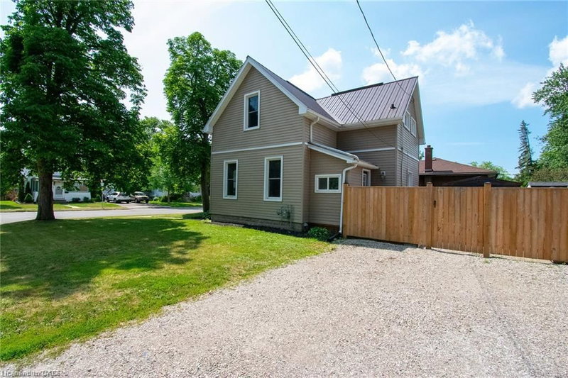 820 Cedar Street photo 2