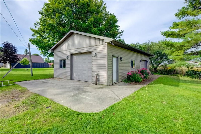 392172 Grey Rd 109 photo 2