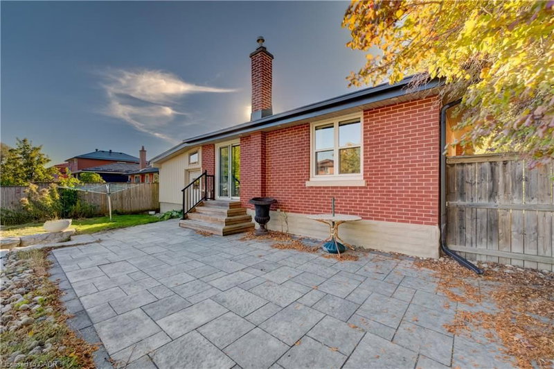 108 Plymouth Road photo 2