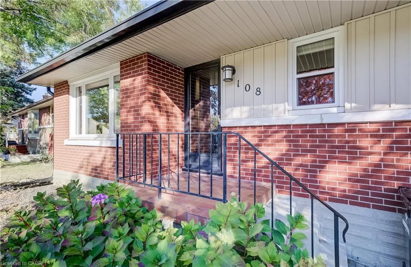 108 Plymouth Road photo 5