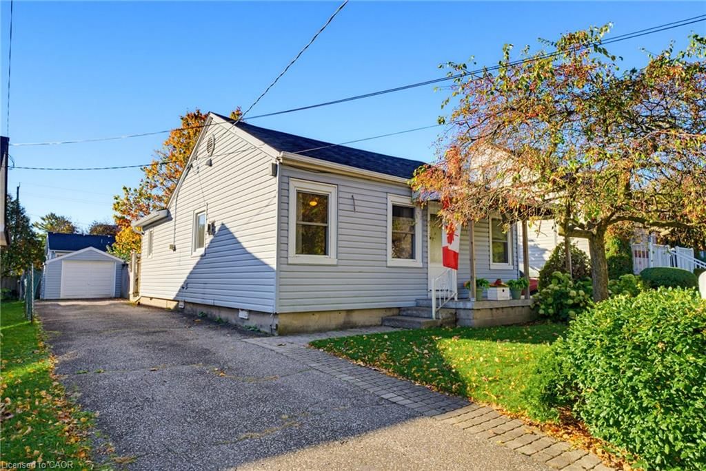 Single Family Residence for sale at 9 Spencer Avenue, Dundas, ON, L9H 1E7 - Coote - MLS: 40872795