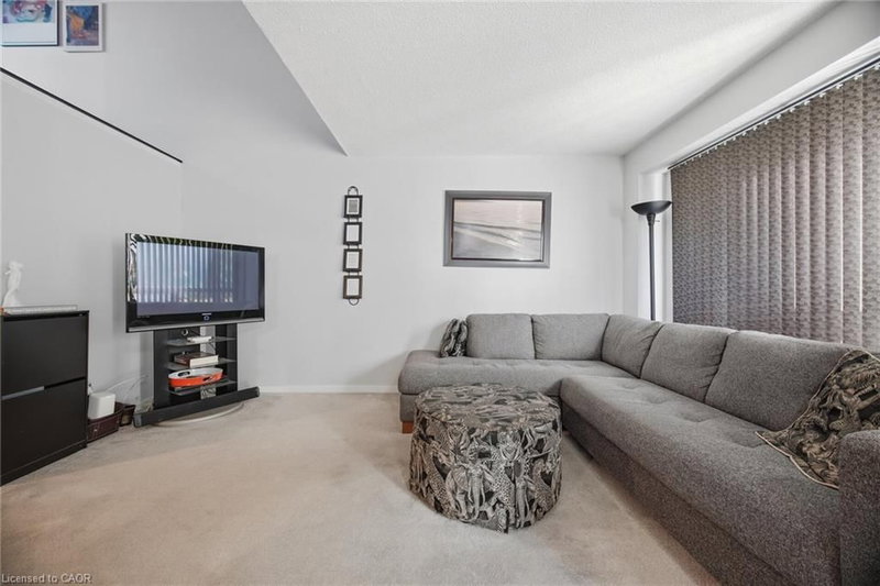 3079 Fifth Line W photo 3