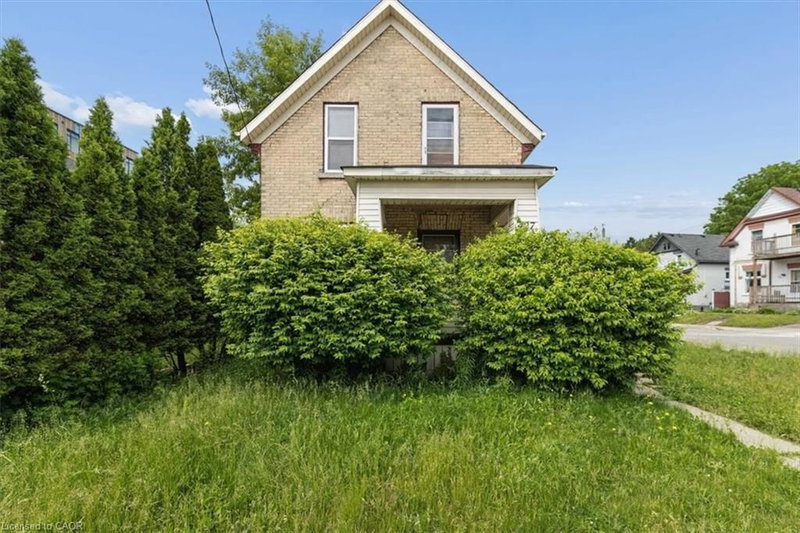 427 Duke Street W photo 2