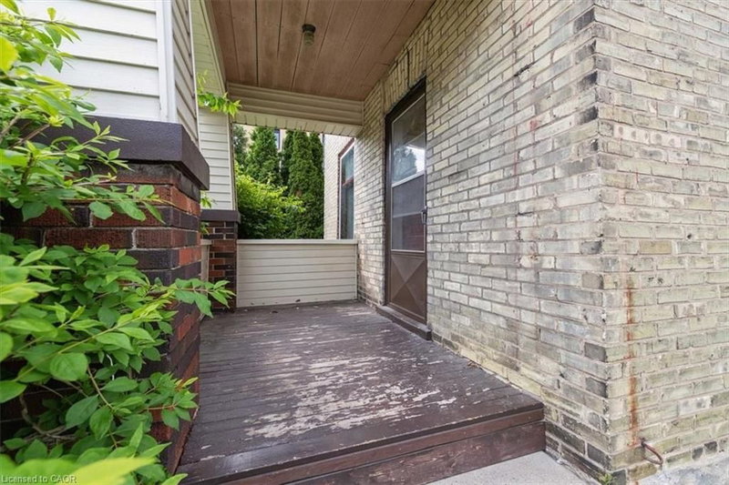 427 Duke Street W photo 4
