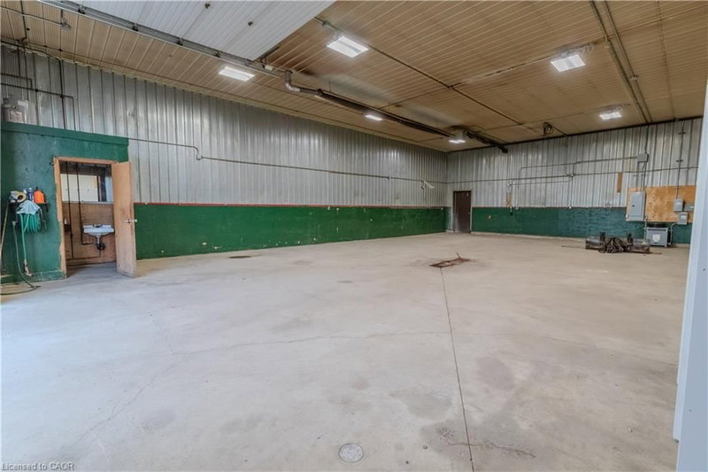 1065 & 1071 Industrial Crescent photo 5