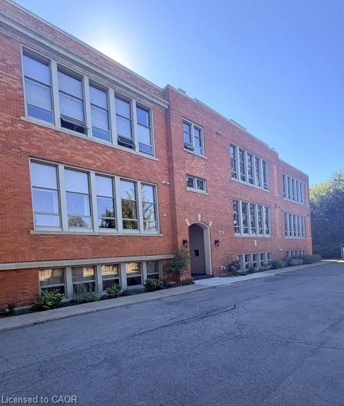357 Hunter Street W photo 2