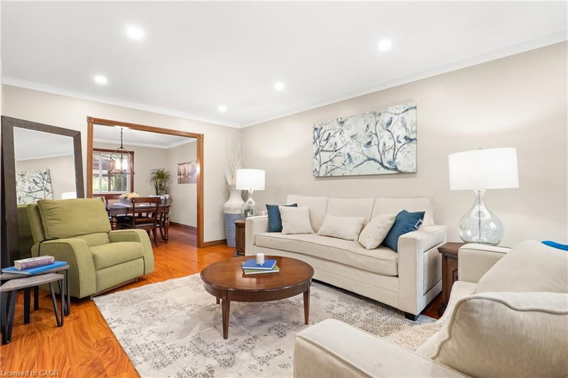 98 Wallace Drive photo 3