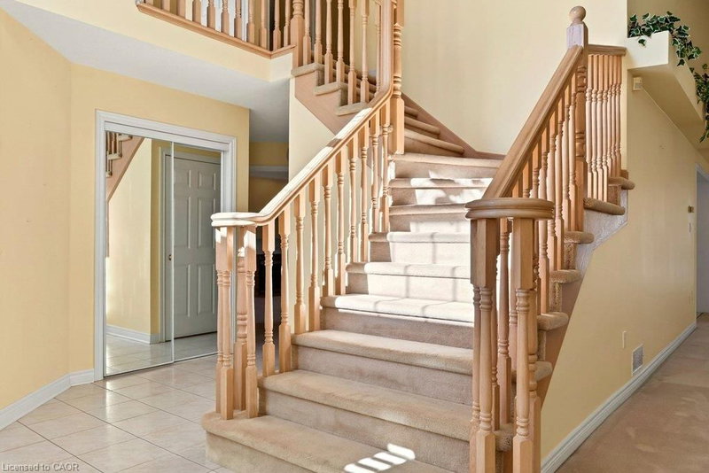 13 Chianti Crescent photo 3