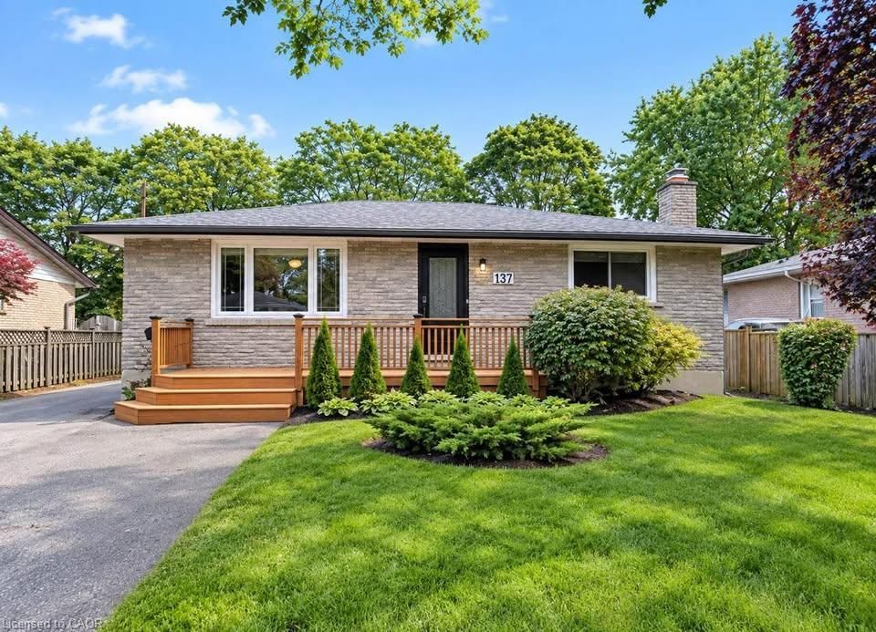 Single Family Residence for sale at 137 Country Club Drive, Guelph, ON, N1E 3K8 - Victoria North - MLS: 40873071