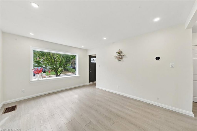 294 East 28th Street photo 2