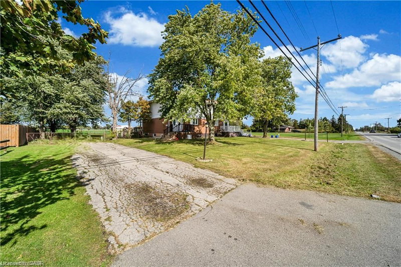 2288 Binbrook Road photo 4