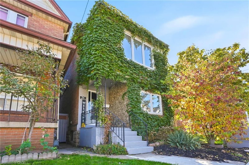 26 Sherman Avenue N photo 2