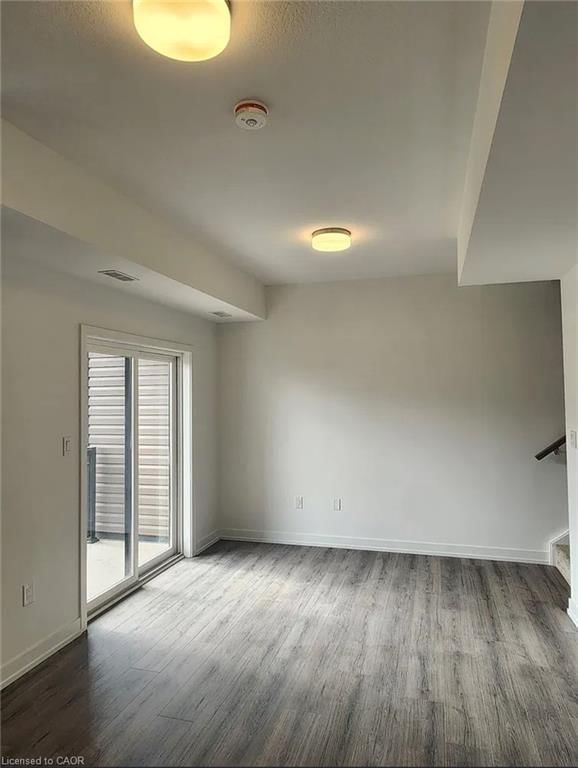940 St David Street N photo 4
