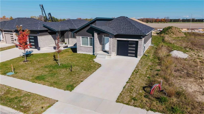 329 Mary Rose Avenue photo 3