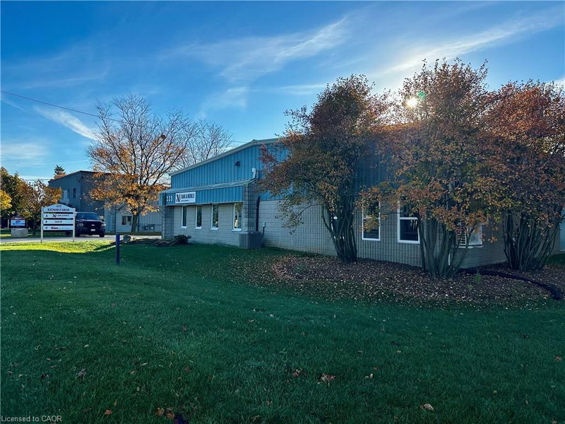 225 Bathurst Drive photo 1