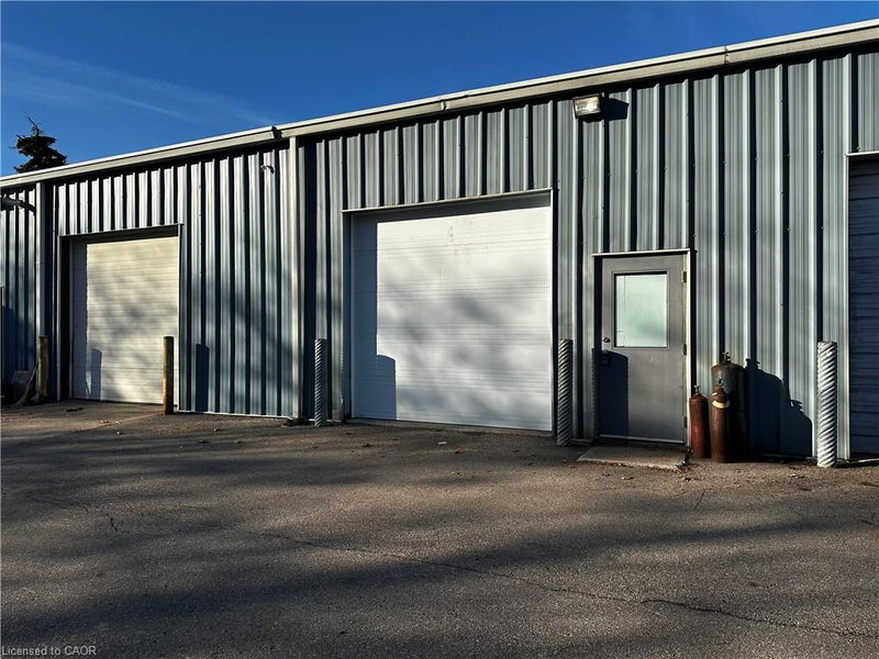 225 Bathurst Drive photo 4