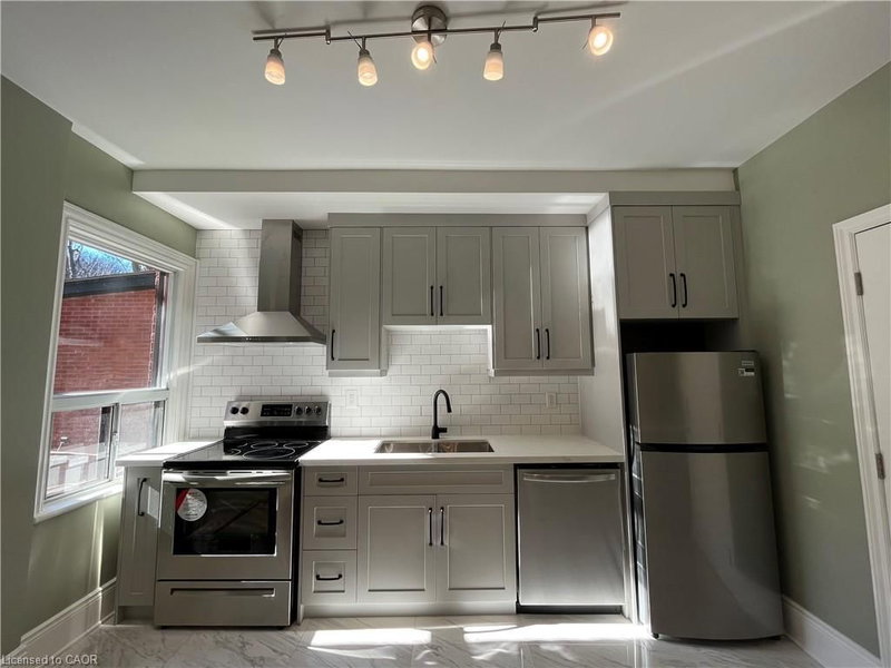 72 Alanson Street photo 3