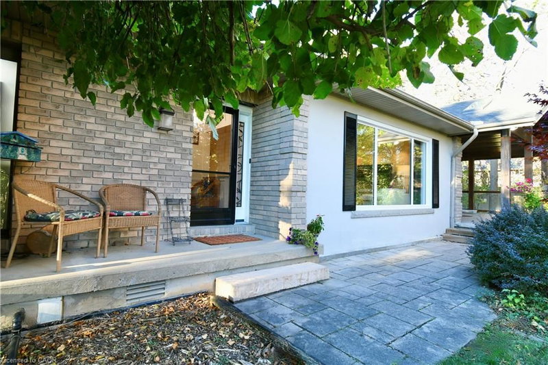 855 Governors Road photo 3