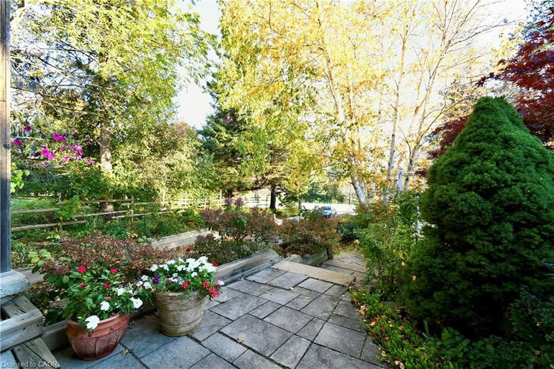 855 Governors Road photo 4