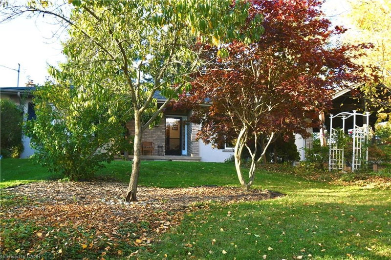 855 Governors Road photo 5