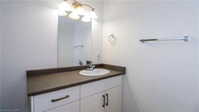 94 Sanford Street photo 4