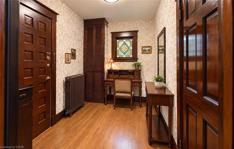 4602 Ryerson Crescent photo 3