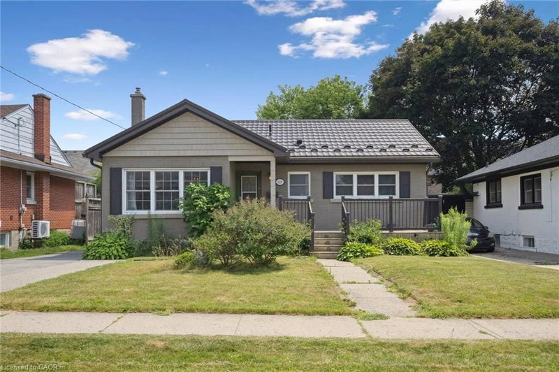 249 Blucher Street photo 2