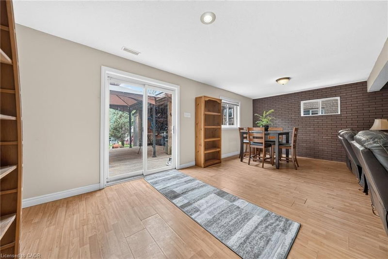 479 Doon South Drive photo 4