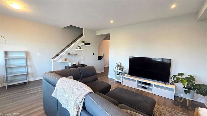 288 Glover Road photo 4
