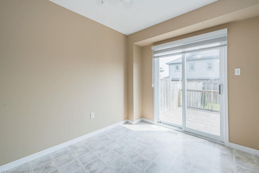 4 Madeleine Street, Kitchener, view 10