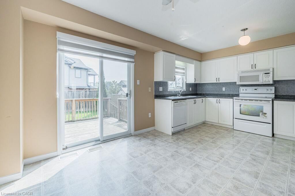 4 Madeleine Street, Kitchener, view 11