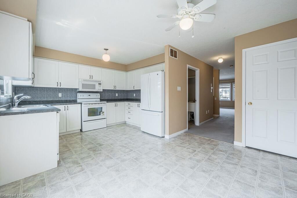 4 Madeleine Street, Kitchener, view 12