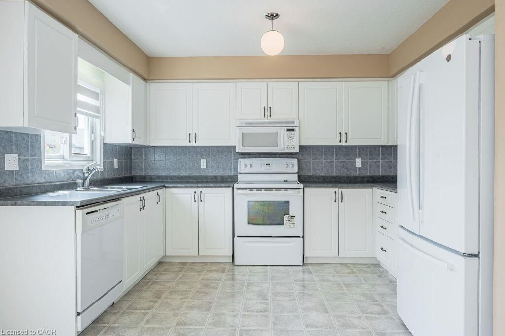 4 Madeleine Street, Kitchener, view 13