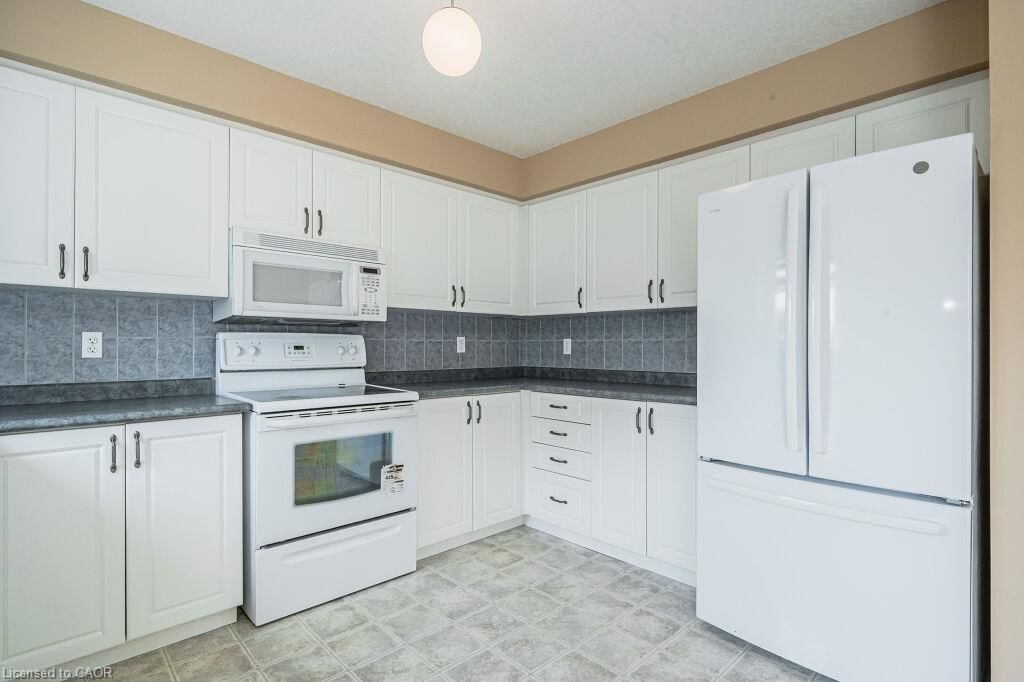 4 Madeleine Street, Kitchener, view 15