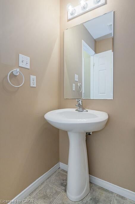 4 Madeleine Street, Kitchener, view 17