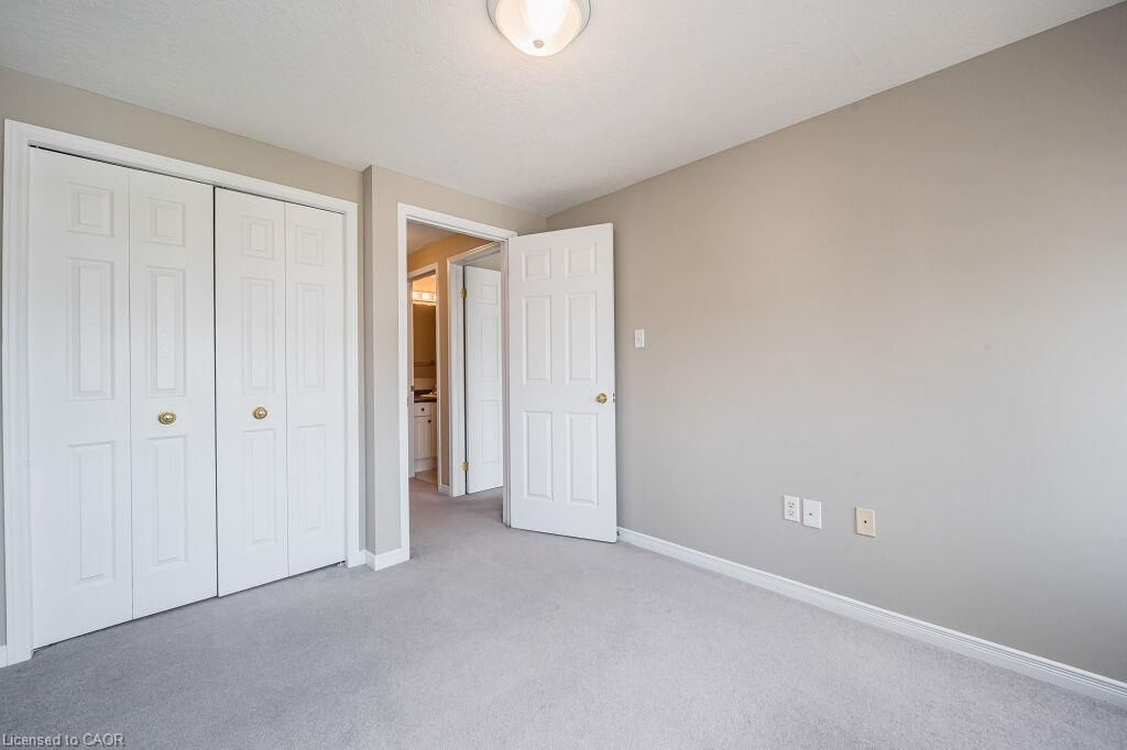 4 Madeleine Street, Kitchener, view 19