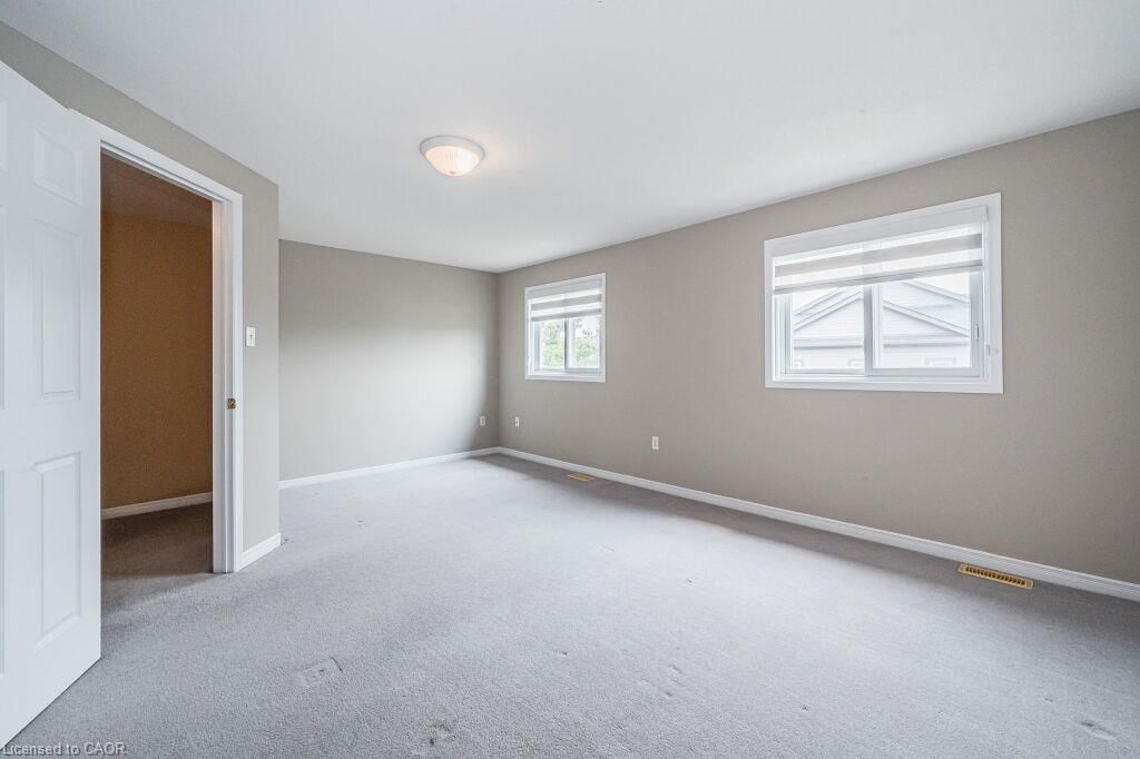 4 Madeleine Street, Kitchener, view 22