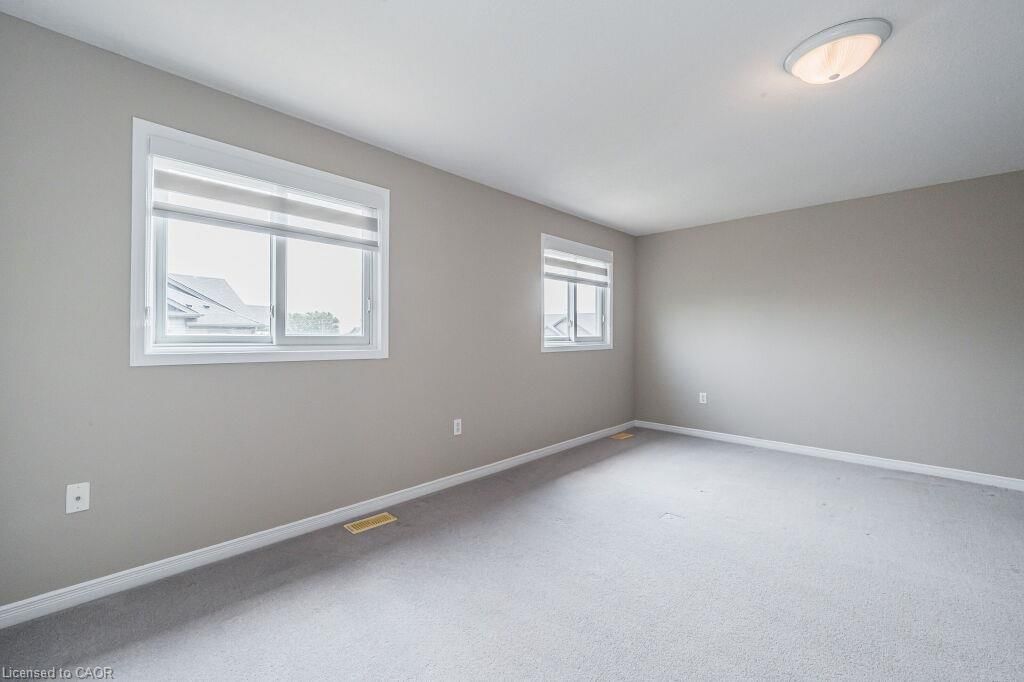 4 Madeleine Street, Kitchener, view 23